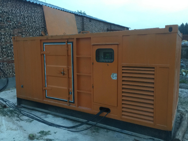 嘉峪关发电机组长期使用中，电缆线的敷设路径有哪些要求？